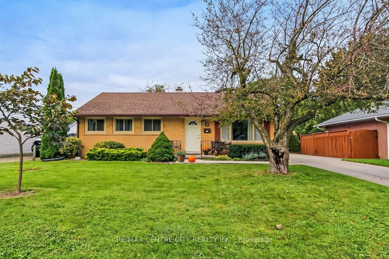 Property Photo:  19 Rapelje Street  ON N5R 4L9 