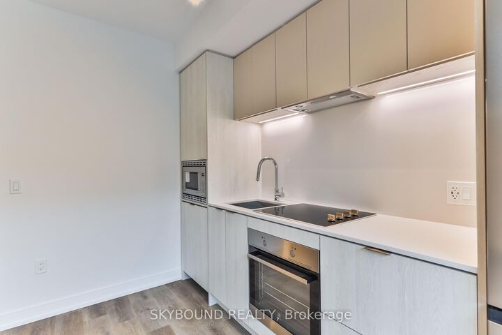 Property Photo:  1 Jarvis Street 301  ON L8R 3J2 