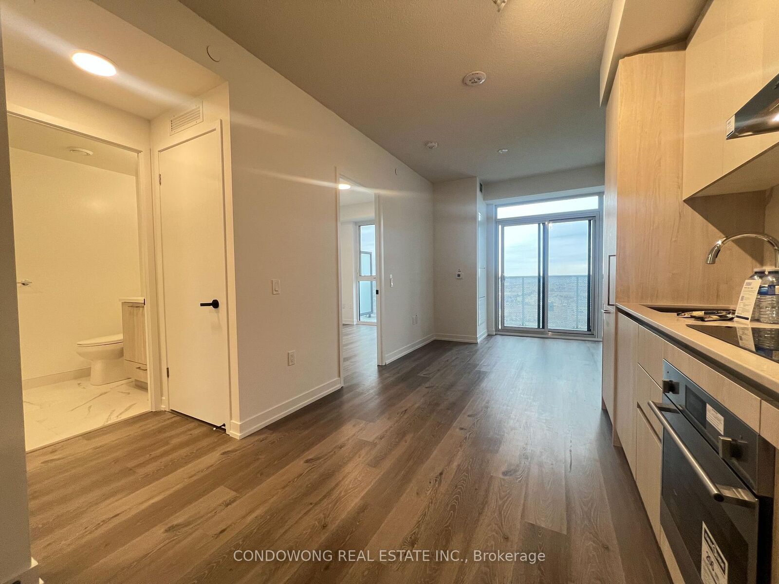 Property Photo:  225 Commerce Street 2910  ON L4K 0R1 