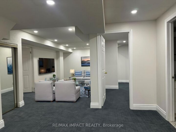 Property Photo:  25 Caldbeck Avenue  ON L3S 3H4 
