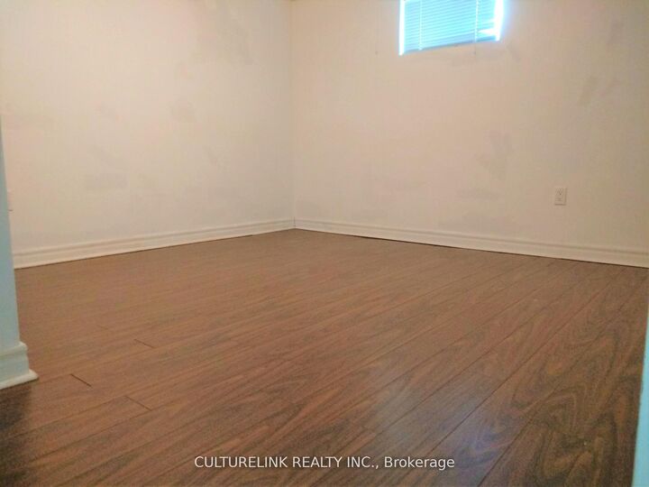 Property Photo:  30 Rockport Crescent Bsmt  ON L4C 2L6 