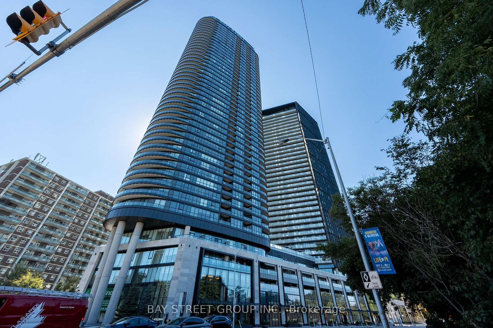 Property Photo:  575 Bloor Street E 2811  ON M4W 0B2 