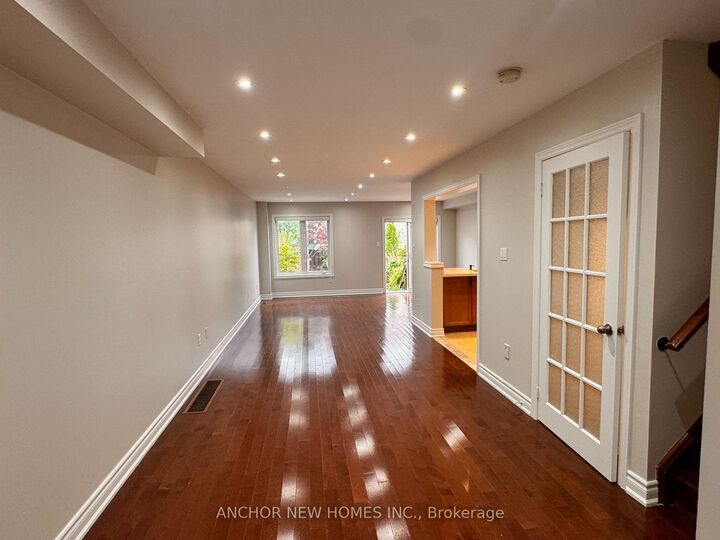 Property Photo:  69 Heritage Hollow Estate Street  ON L4S 2X2 