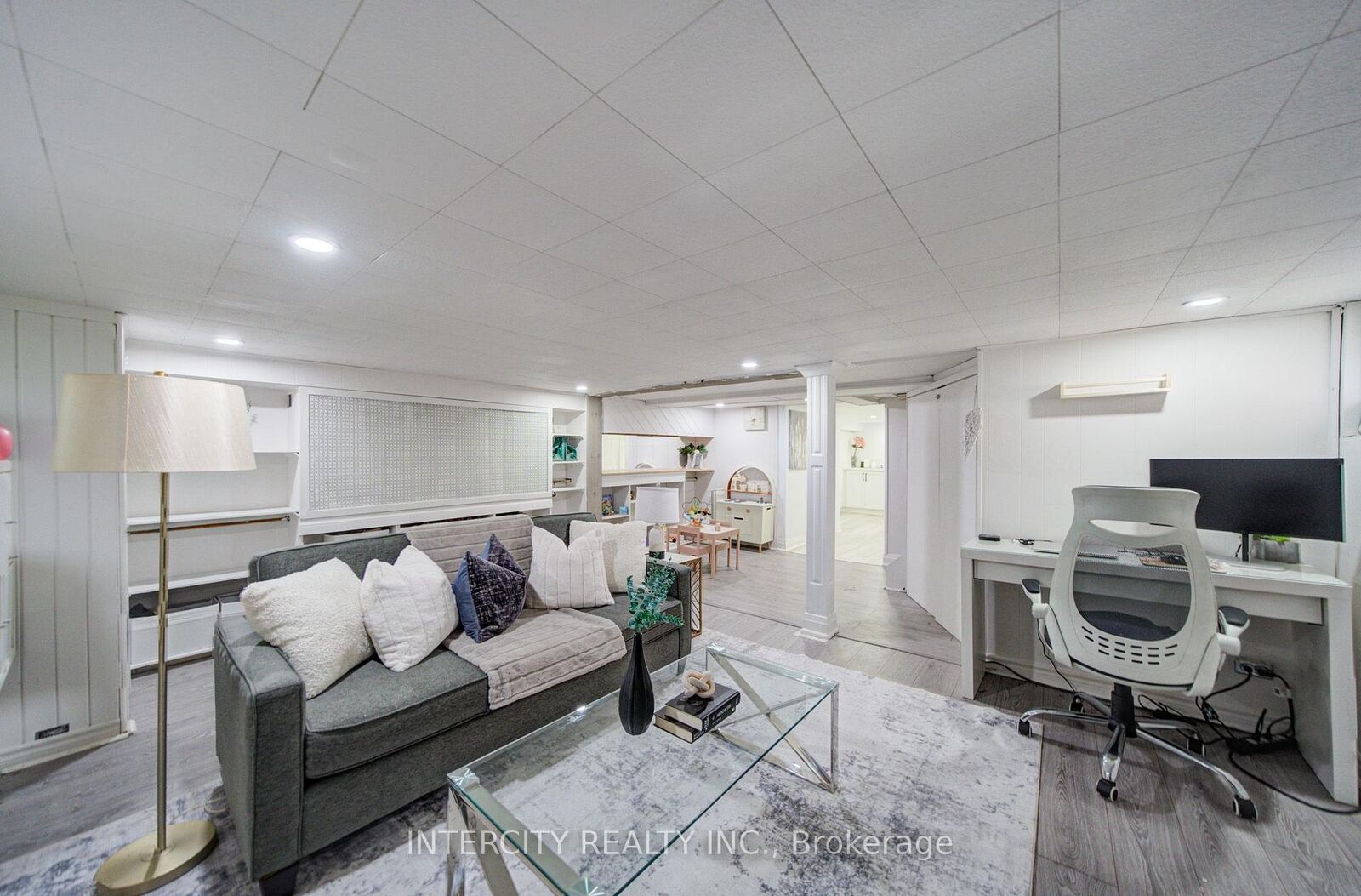 Property Photo:  256 Blantyre Avenue  ON M1N 2S1 