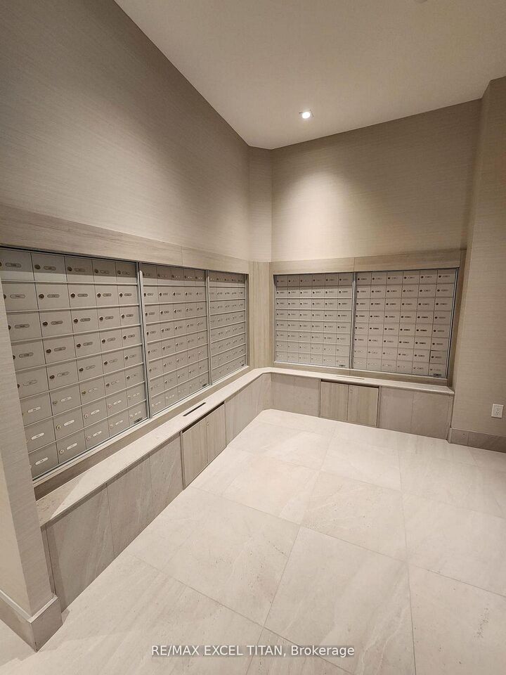 Property Photo:  20 Deans Drive W 518  ON M1L 0J7 