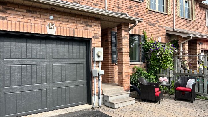 Property Photo:  15 Bruce Crescent  ON L4N 8T8 