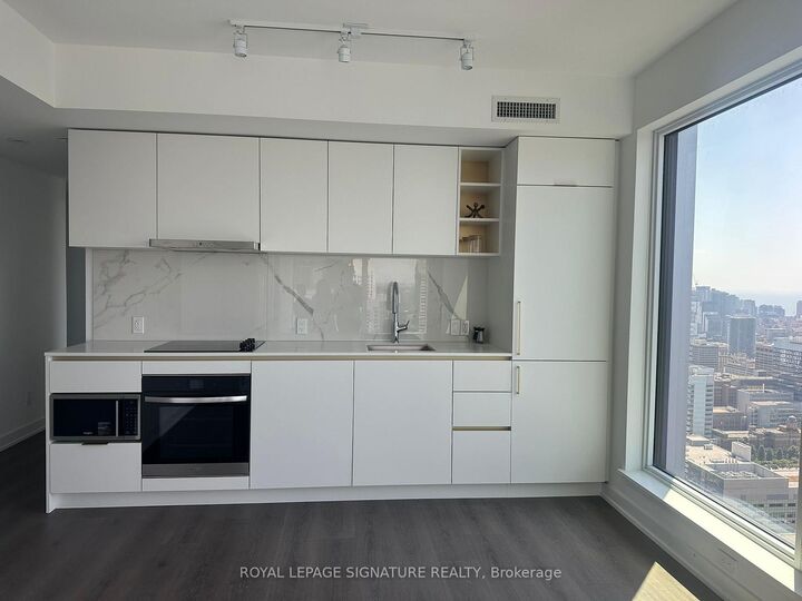 Property Photo: 8 Wellesley Street W 5703 ON M4Y 0J5