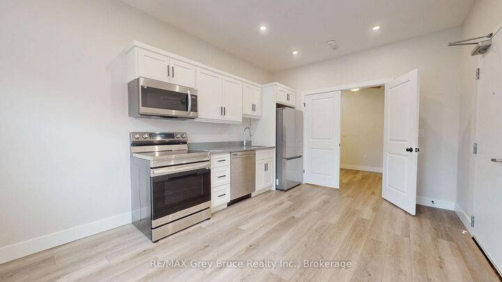 Property Photo:  39 1st Avenue S Unit 3  ON N0G 1L0 