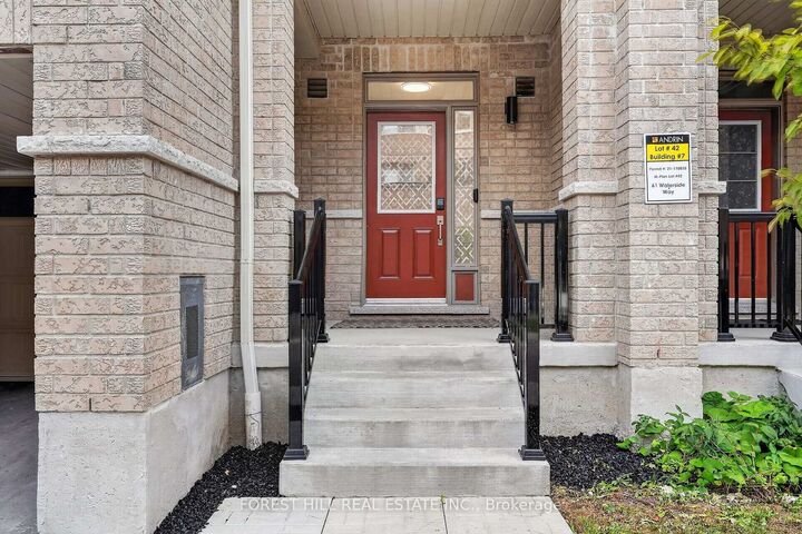 Property Photo:  63 Waterside Way  ON L1N 1B3 