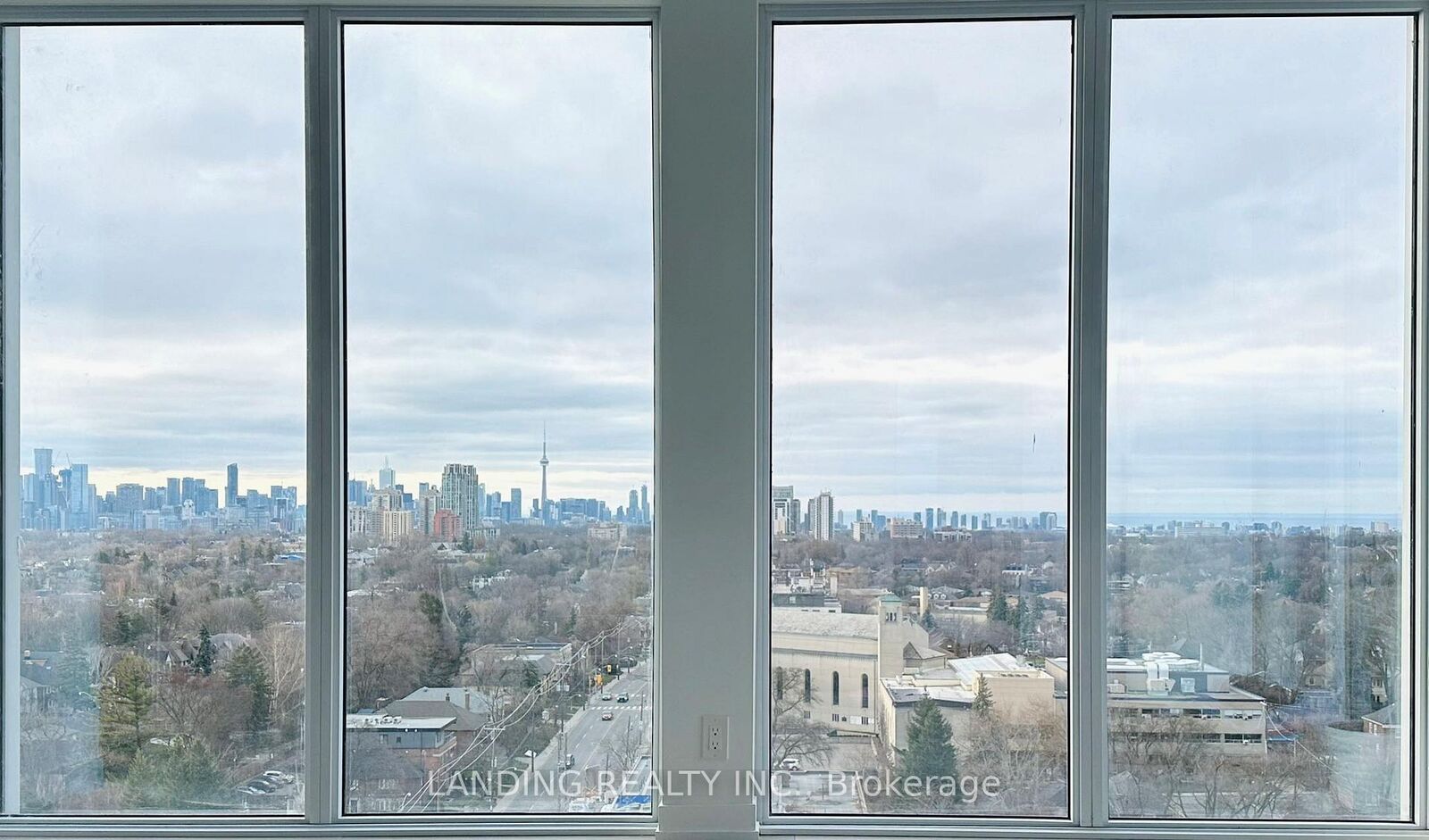 Property Photo:  2020 Bathurst Street 1721  ON M5P 0A6 