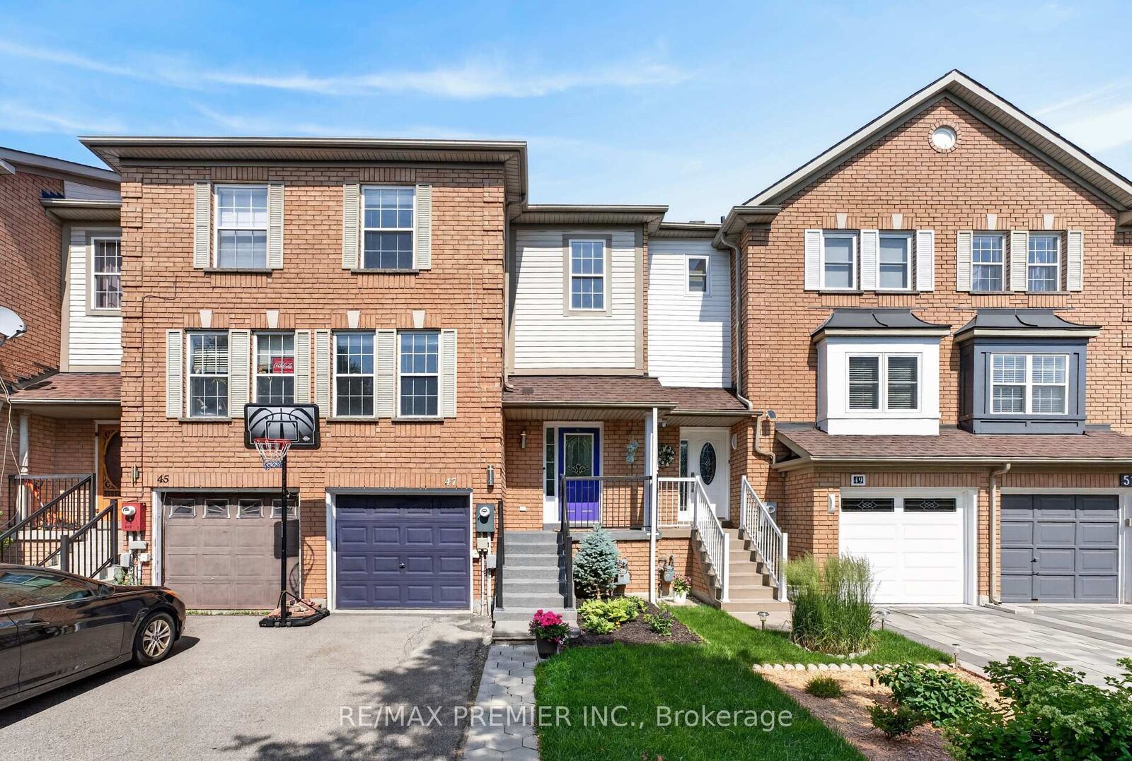 Property Photo:  47 Milloy Place  ON L4G 7L2 