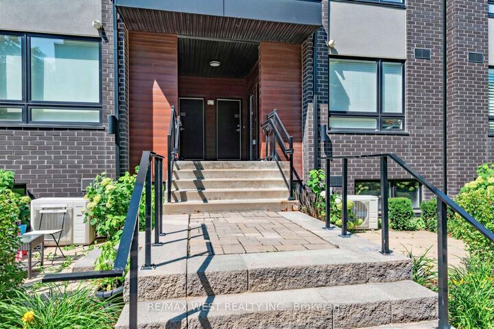 Property Photo:  1150 Briar Hill Avenue 303  ON M6B 0A9 