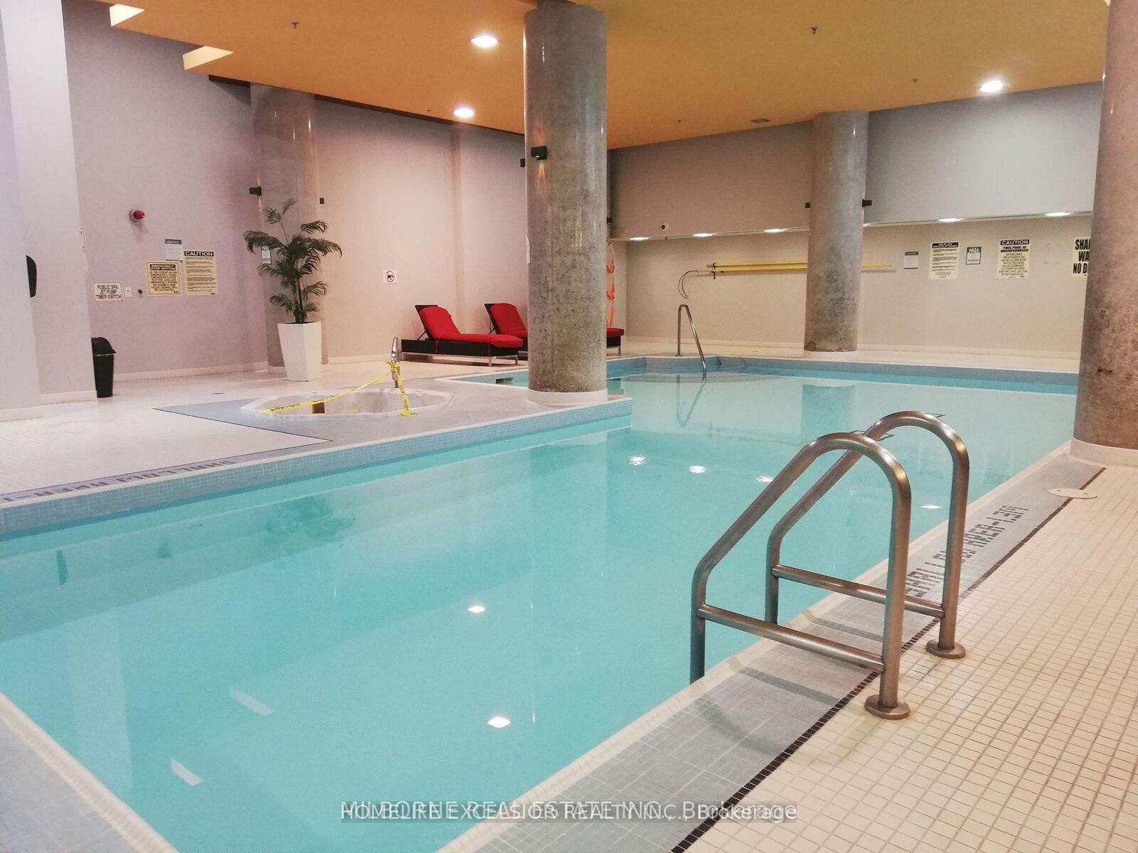 Property Photo:  111 Elizabeth Street 632  ON M5G 1P7 
