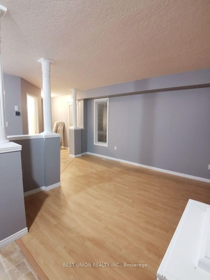 Property Photo:  528 Activa Avenue  ON N2E 4C2 