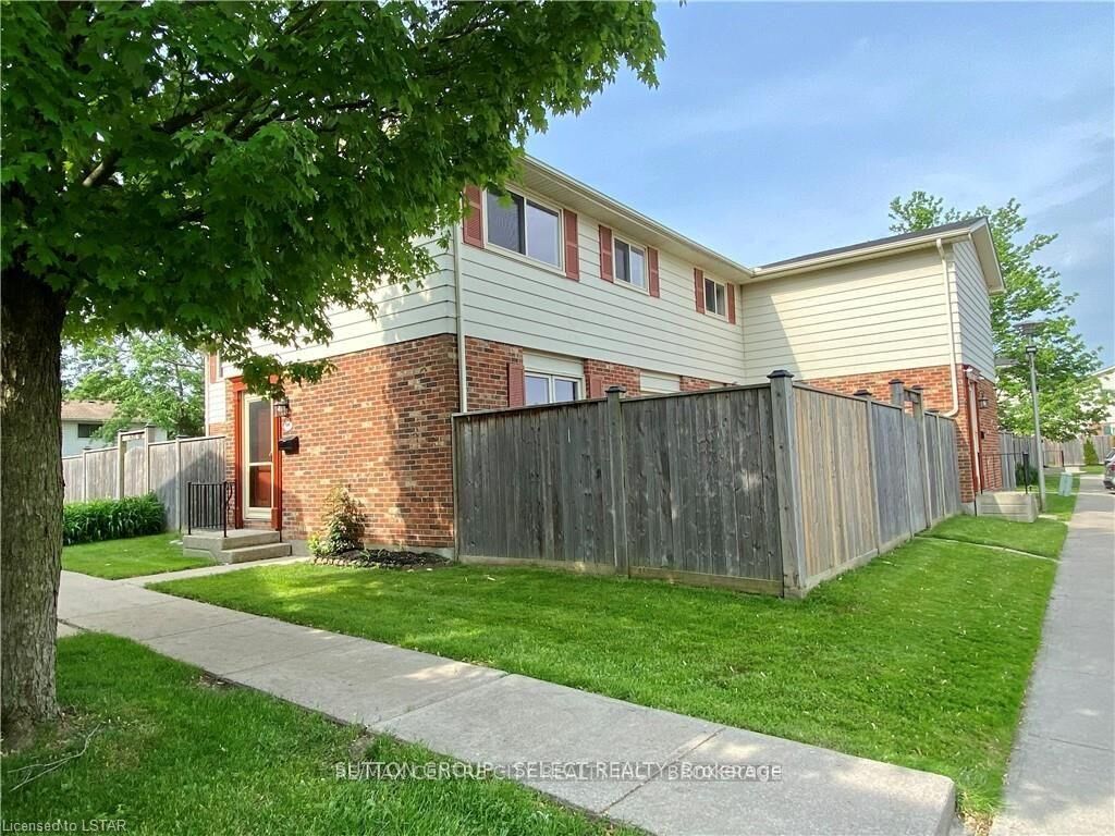 Property Photo:  93 Conway Drive  ON N6E 2H4 