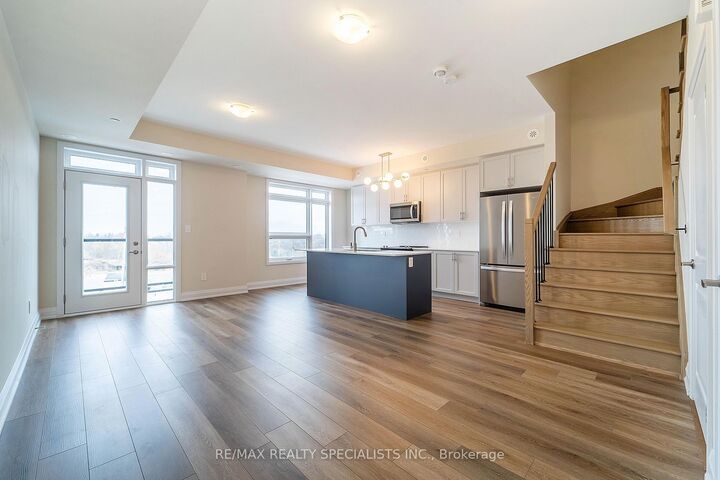 Property Photo:  1657 Rose Way 110  ON L9E 1N4 