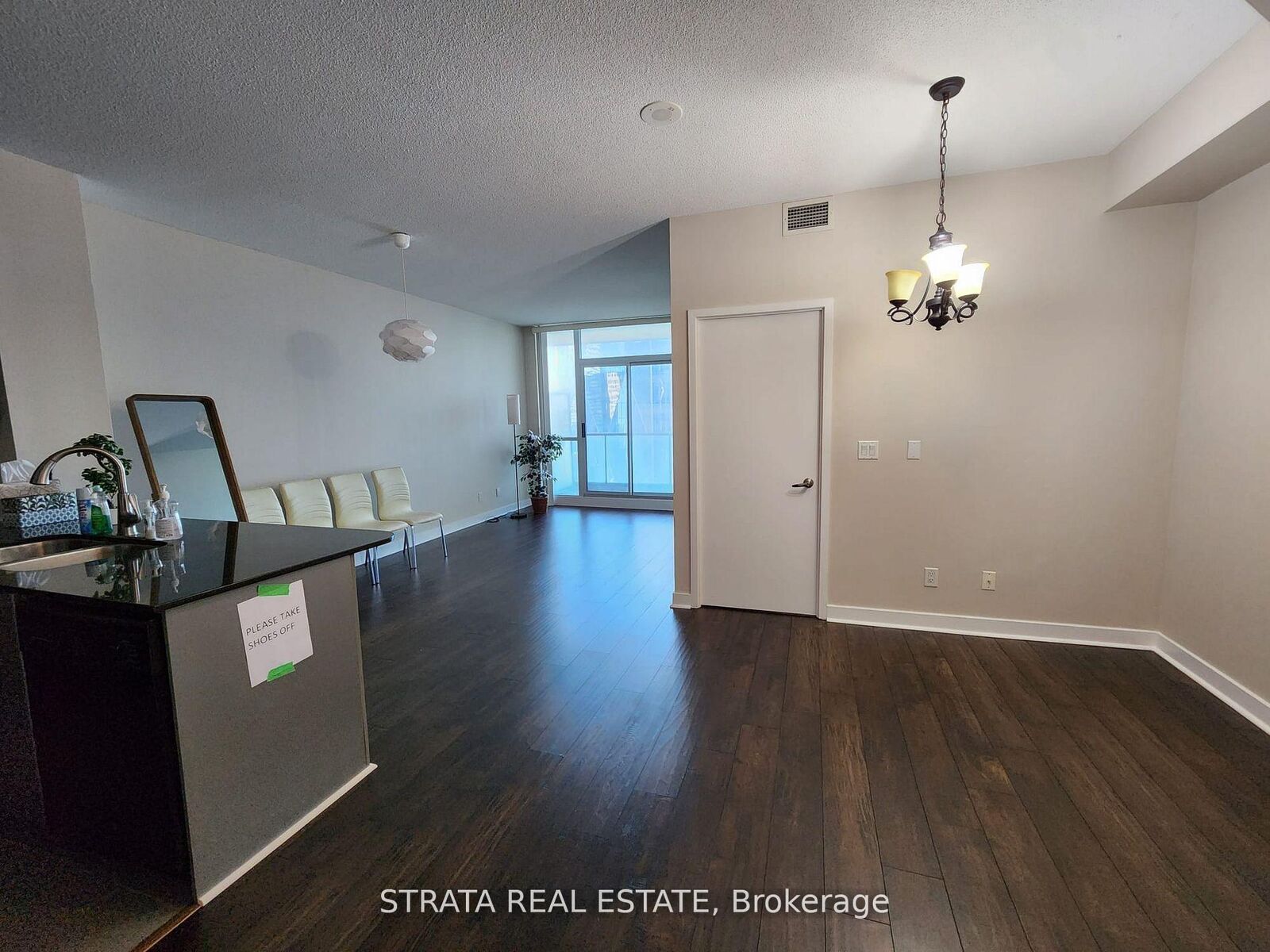 Property Photo:  12 Yonge Street 2101  ON M5E 1Z9 