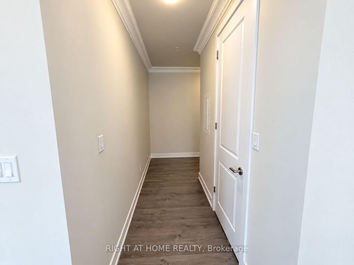 Property Photo:  150 Oak Park Boulevard 519  ON L6H 0E7 