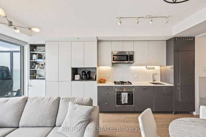 Property Photo:  835 St Clair Avenue W 514  ON M6C 0A8 