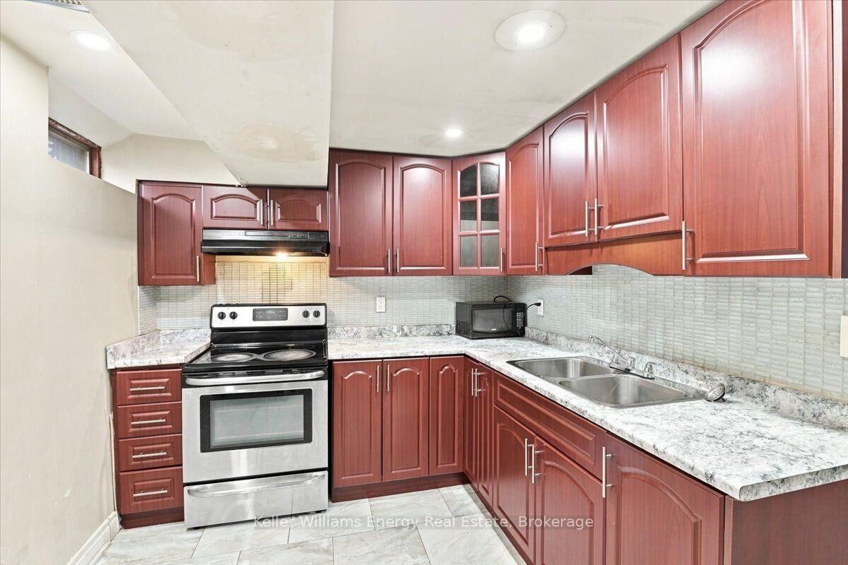Property Photo:  21 Upland Drive  ON L1N 8H9 