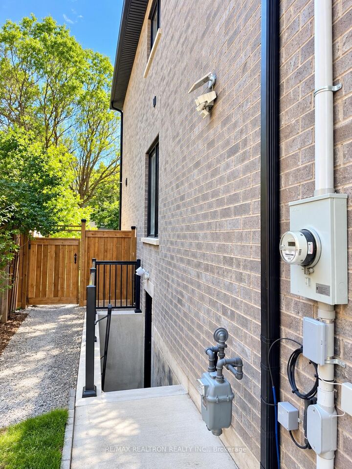 Property Photo:  59 Cumber Avenue Bsmt  ON M1E 1T2 