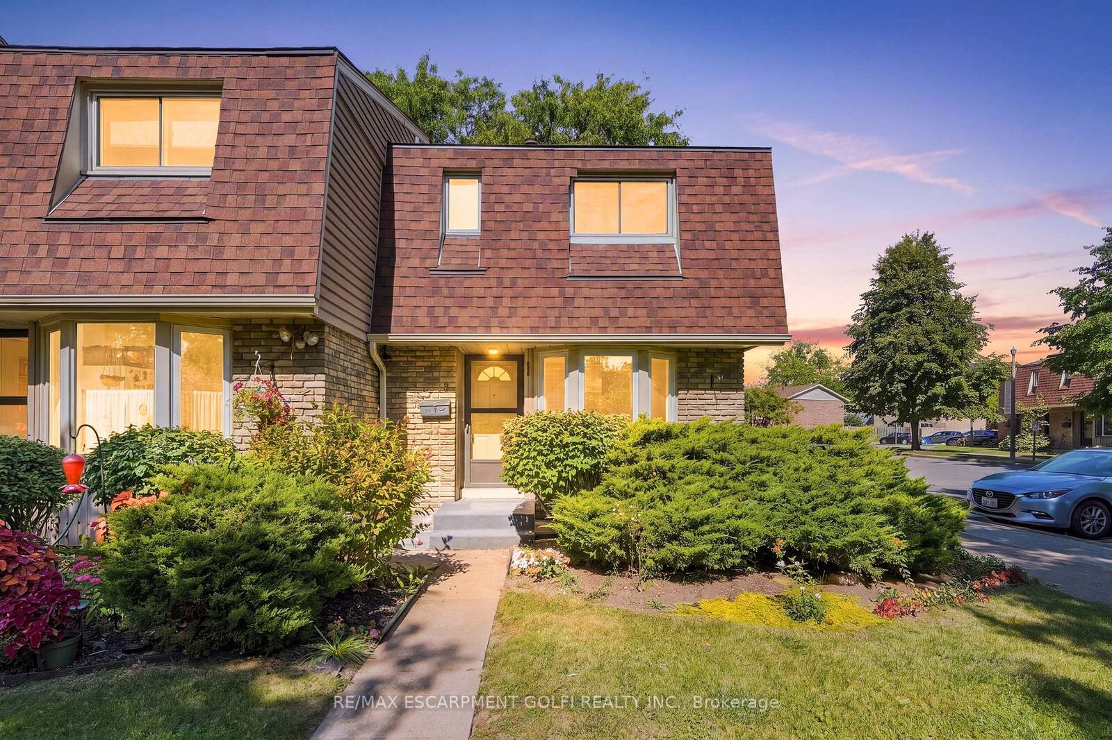 Property Photo:  75 Ventura Drive 1  ON L2R 7J7 