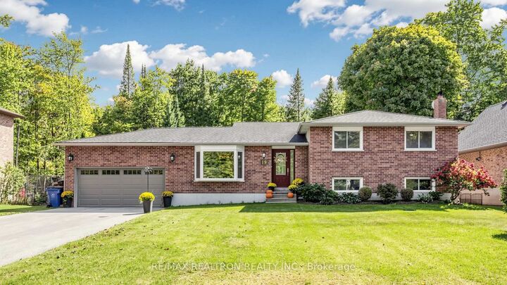 Property Photo:  19 Amberglen Court  ON L9N 1J6 