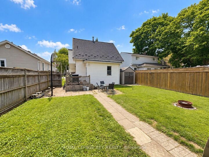Property Photo:  404 Russell Street S  ON N7T 3M7 