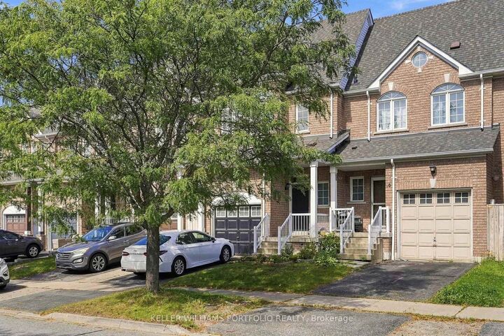 Property Photo:  8 Gateway Court  ON L1R 3M9 