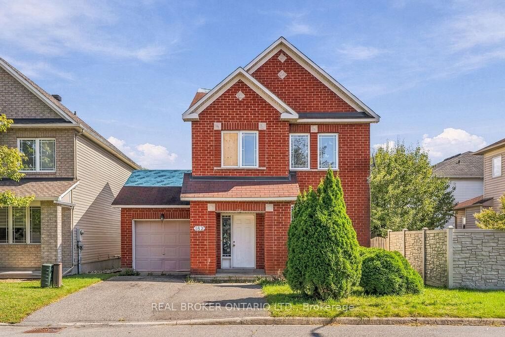 Property Photo:  182 Annapolis Circle  ON K1V 1Z1 
