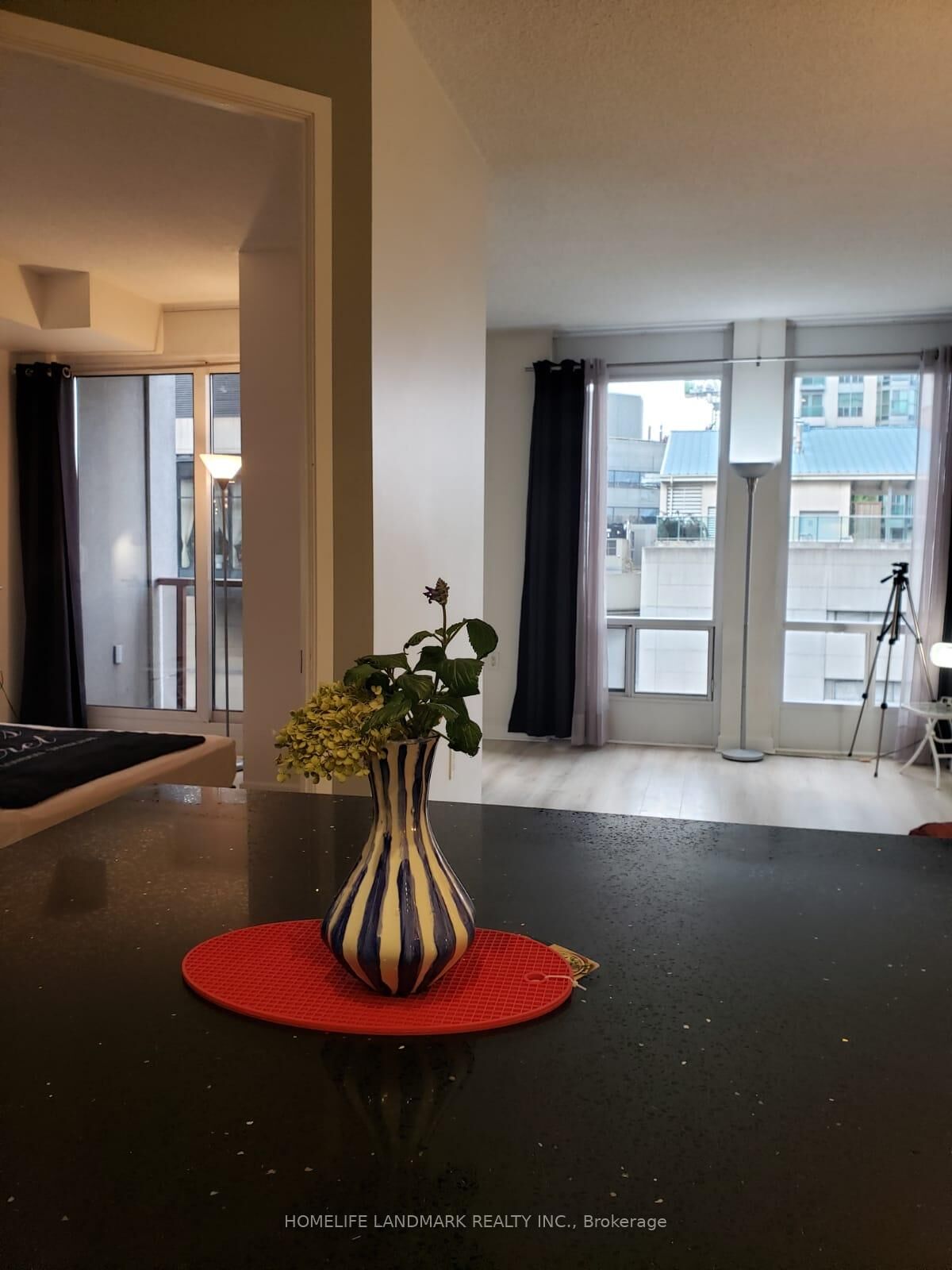 Property Photo:  85 Bloor Street E 1203  ON M4W 3Y1 