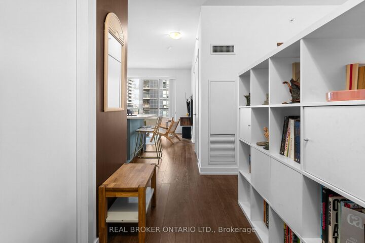 Property Photo:  10 Park Lawn Road 405  ON M8V 0H9 