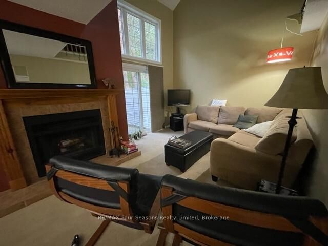 Property Photo:  146 Settlers Way 21  ON L9Y 0N9 