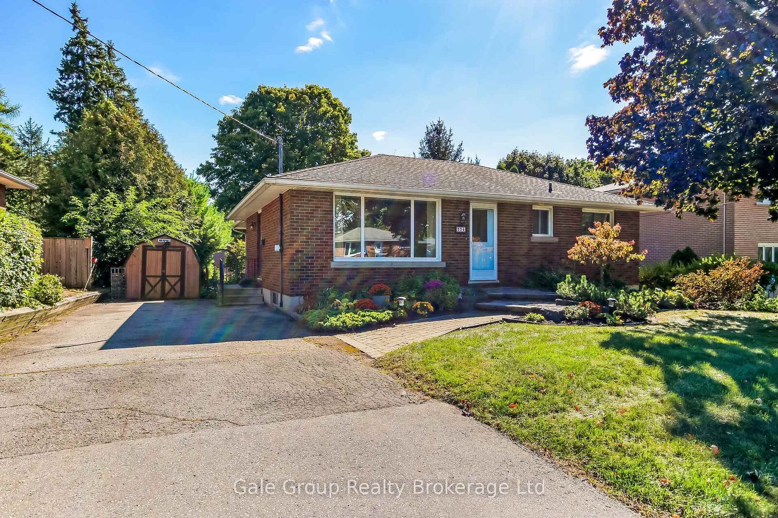 Property Photo:  224 Fifth Avenue  ON N4S 2G1 