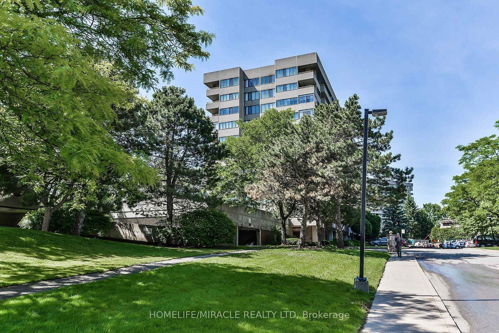 Property Photo:  1320 Mississauga Valley Boulevard 209  ON L5A 3S9 