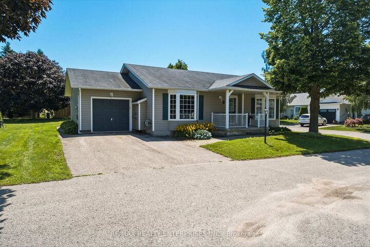 Property Photo:  1 Huron Court  ON L1B 1A2 