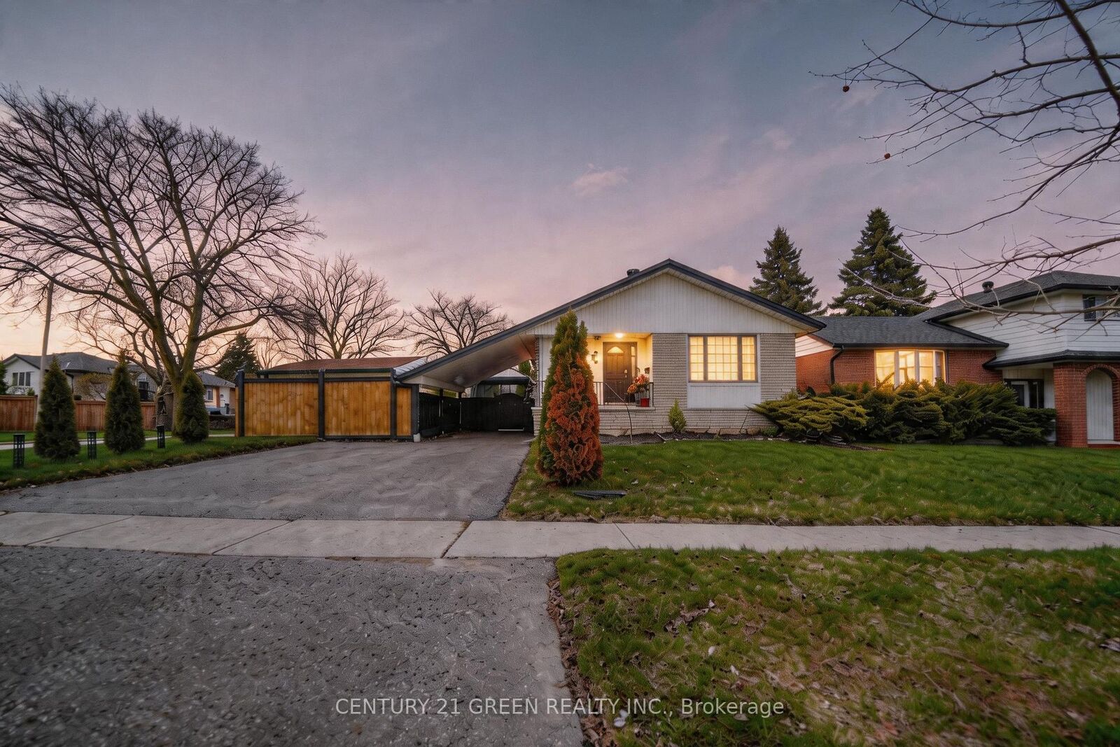 Property Photo:  919 Central Park Boulevard N Lower  ON L1G 6V8 