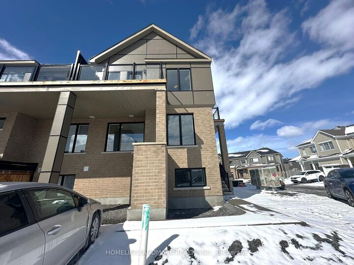 Property Photo:  74 Ryan Reynolds Way  ON K4A 5T4 