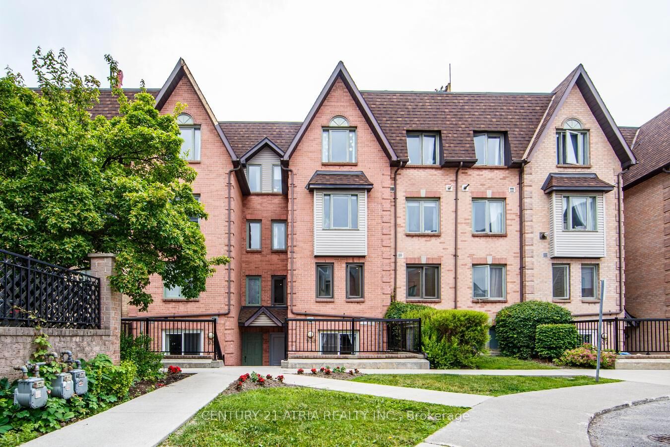 Property Photo:  75 Weldrick Road E 938  ON L4C 0H9 