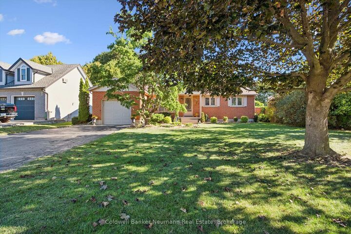 Property Photo:  120 Landrex Boulevard  ON N0B 2K0 