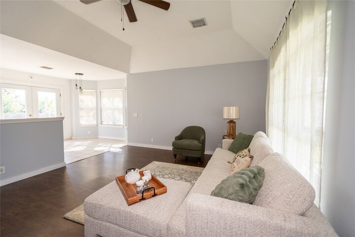 Property Photo: 616 W Dogwood Street OK 74429