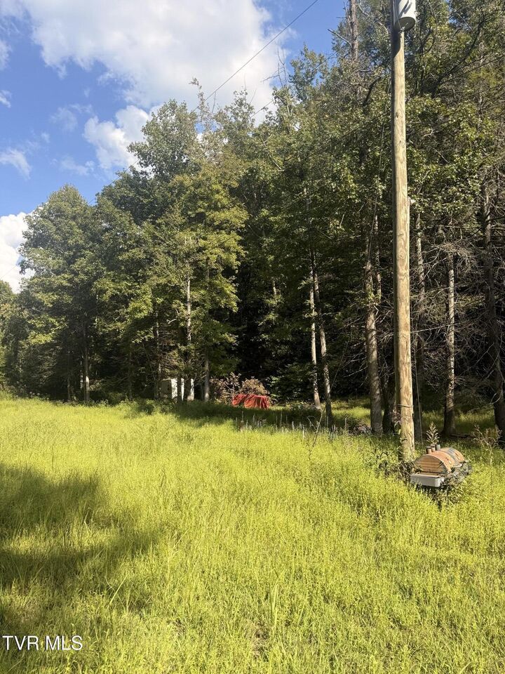 Property Photo:  958 War Valley Road  TN 37857 