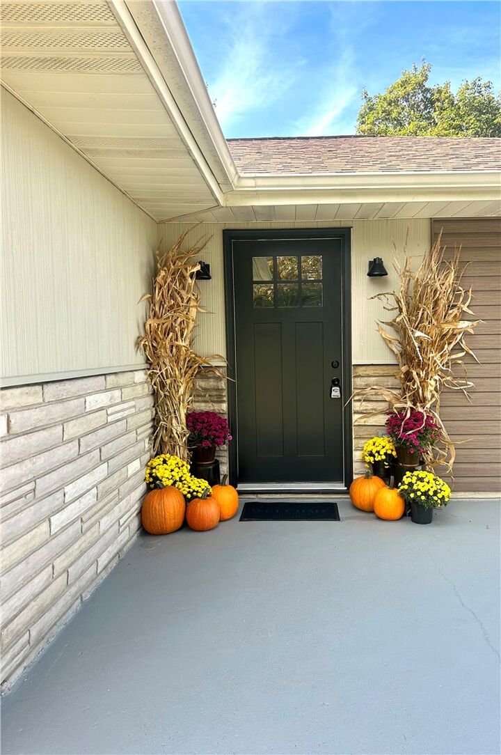 Property Photo:  714 Maple Dr  PA 15063 