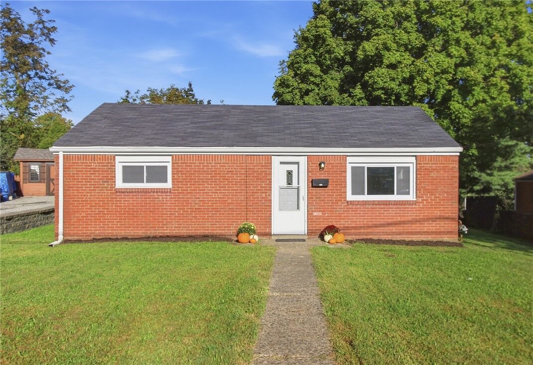 Property Photo:  733 Memory Lane  PA 15133 