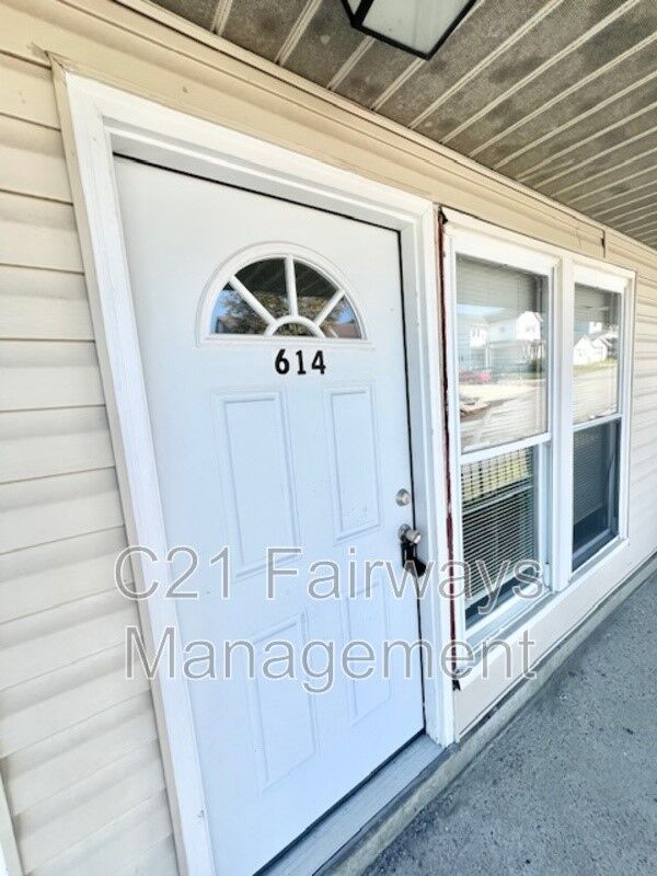 Property Photo: 616 Union St PA 15419