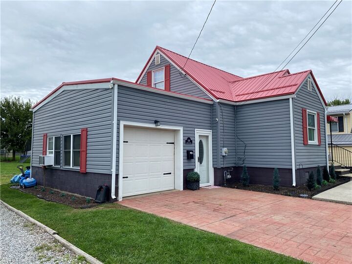 Property Photo:  109 Roberts Street  PA 15012 