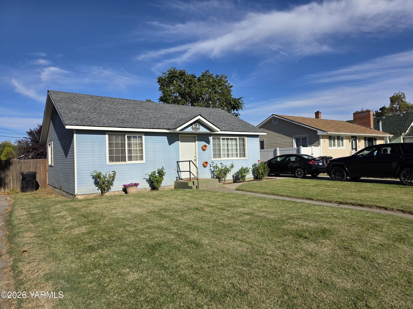 Property Photo: 906 Jefferson Ave WA 98948