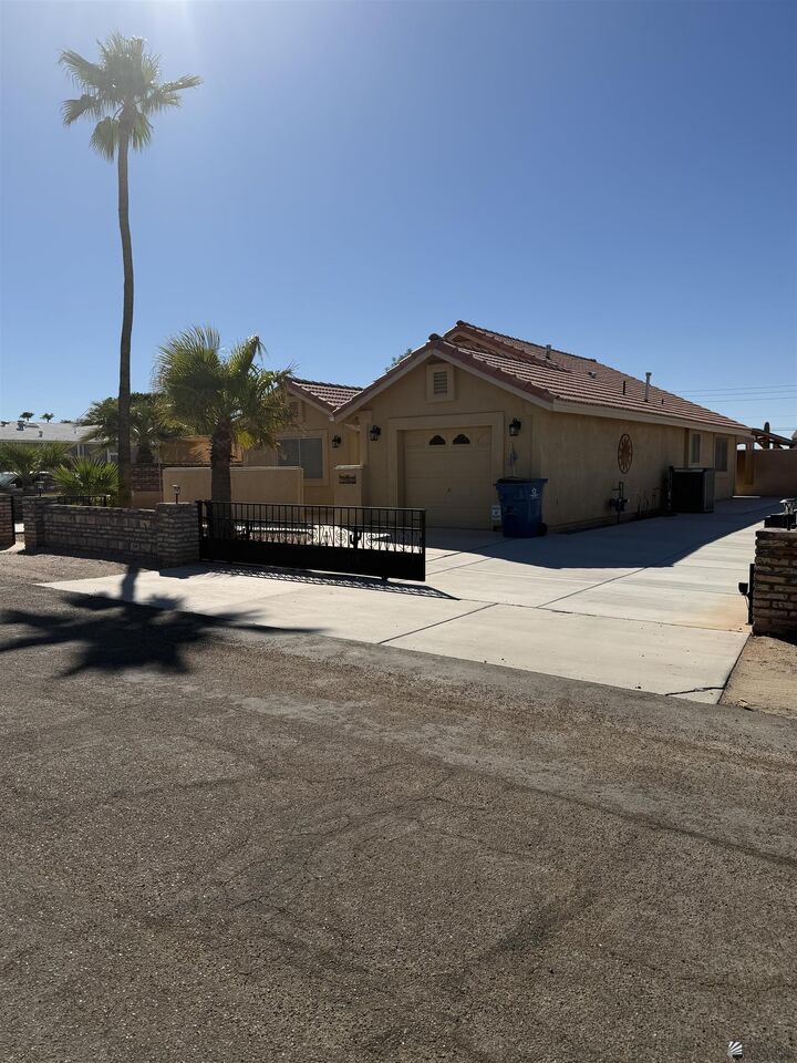 Property Photo:  12363 E 39 Way  AZ 85367-5992 