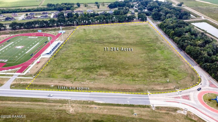 Property Photo:  2400 Chemin Metairie Road 2  LA 70592 