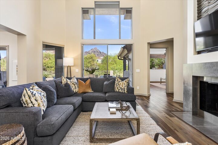 Property Photo: 3018 E Sierra Vista Drive AZ 85016